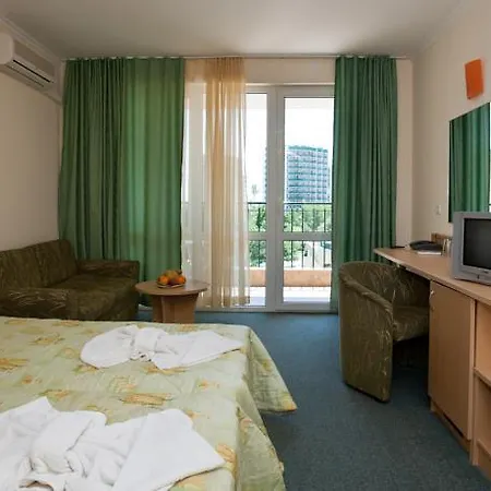 Sunny Day Club فندق