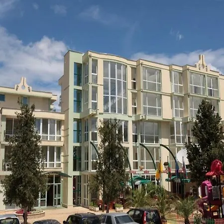 Sunny Day Club فندق 3*