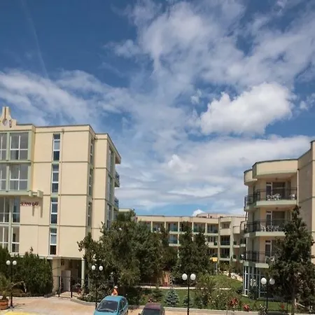 Sunny Day Club فندق