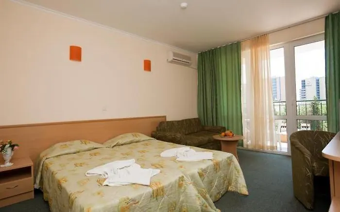 Sunny Day Club Hotell 3*